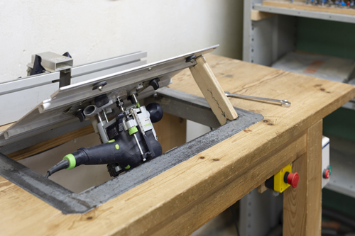 Défonceuse sous table